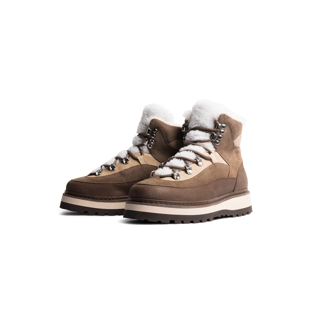 Mono x We Norwegians | FW25| Brown winter/ hiking boots with shearling wool lining on a white background